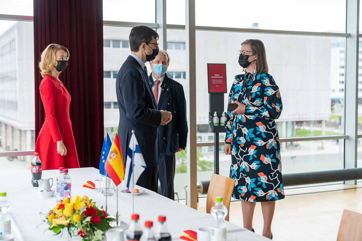 Tytti Tuppurainen, Juan González-Barba Pera and Anu-Maarit Moilanen